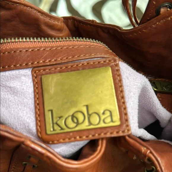 Kooba Leather shoulder bag - Picture 7 of 9